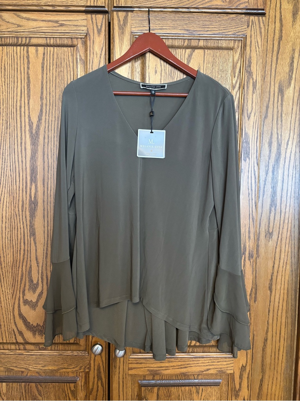 Melanie Lyne Olive Tiered Bell Sleeve V-Neck Blouse size medium